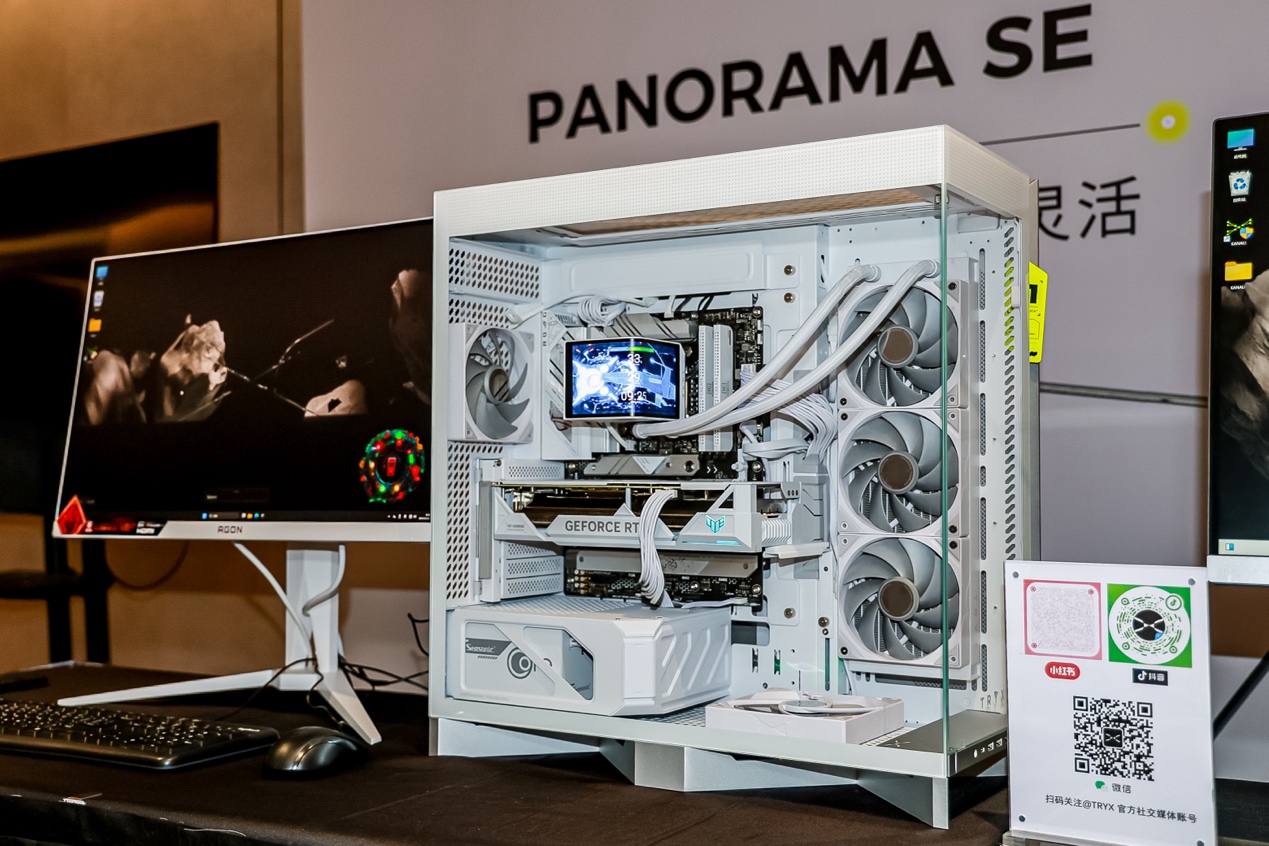 桌子上有许多电子设备

描述已自动生成